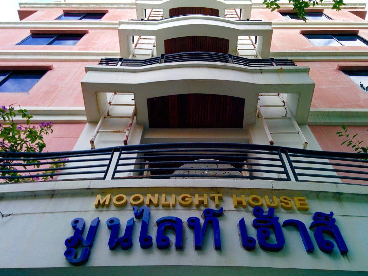Moonlight House Hotel Nakhonratchasima Екстериор снимка